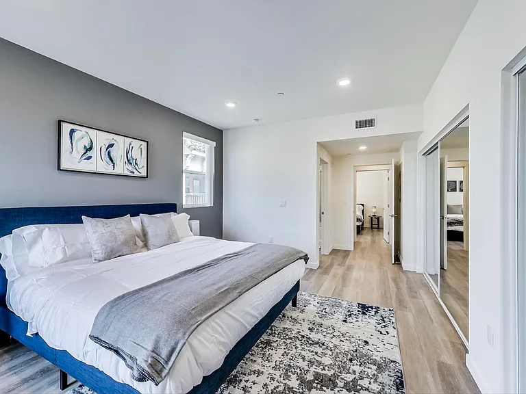11616 Burbank Blvd #Penthouse 2 — Photo 14