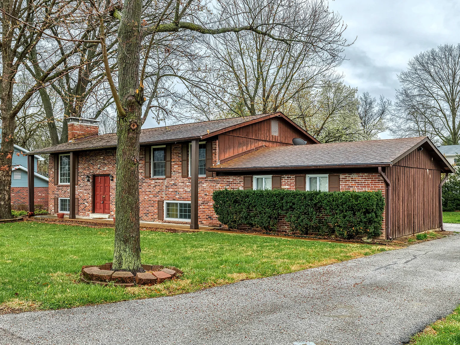 3 bed, 2278 sqft, $2,350 — Photo 3