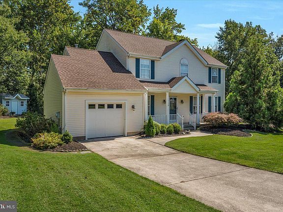 2nd image of 1128 Parliament Way