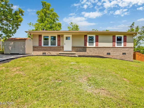 161 Finley Dr, Lenoir City, TN 37771