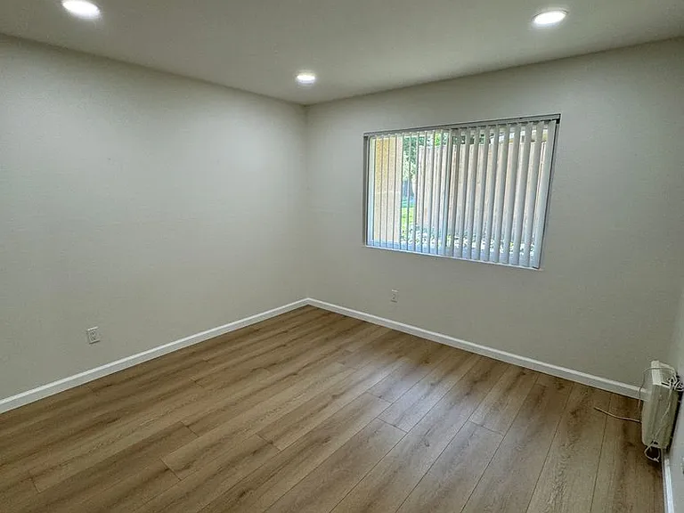 11170 Poplar St — Photo 3