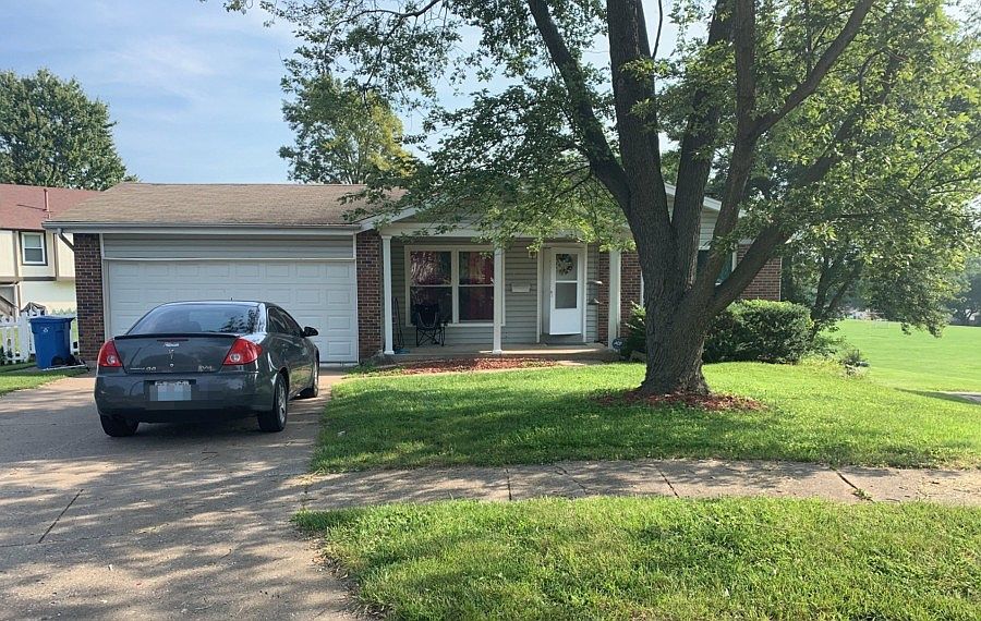 1st image of 3295 Huckleberry Dr