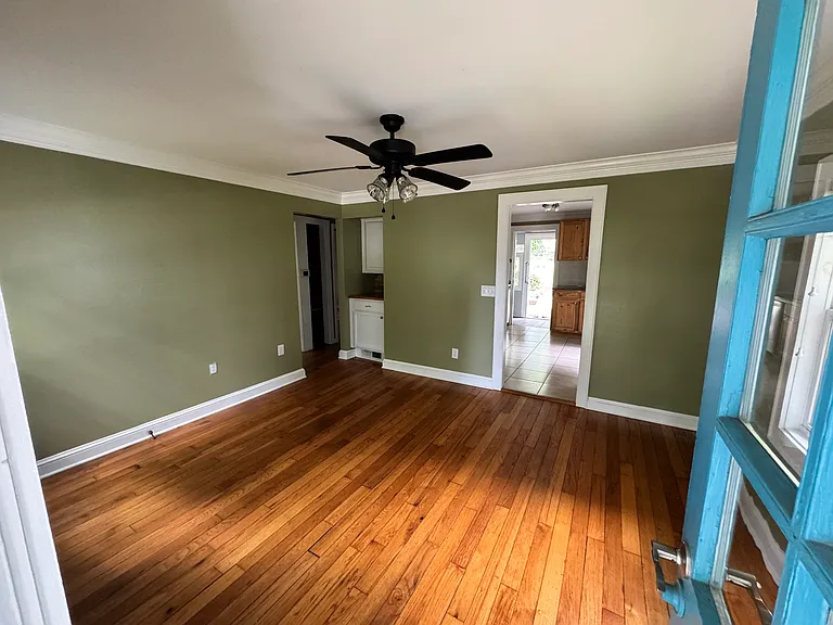 102 Middlemont Ave — Photo 8