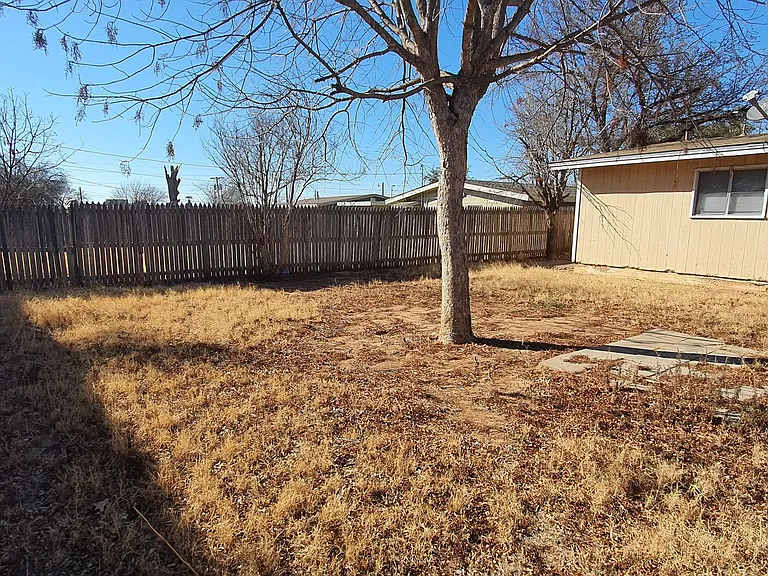 2791 Oxford Ave — Photo 9