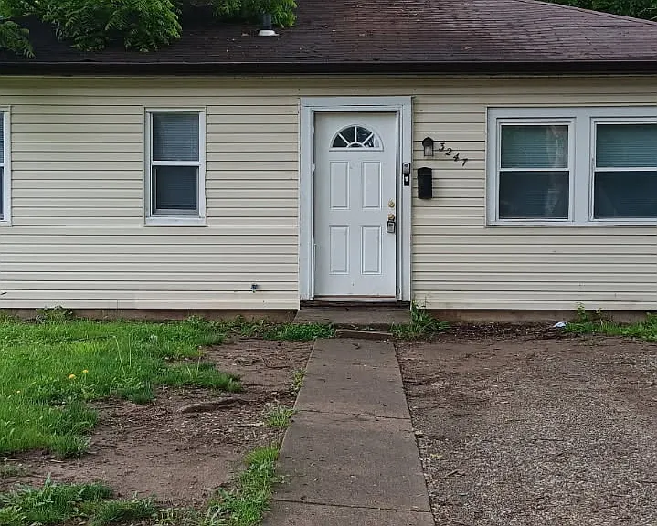 3247 N Colorado Ave — Photo 1