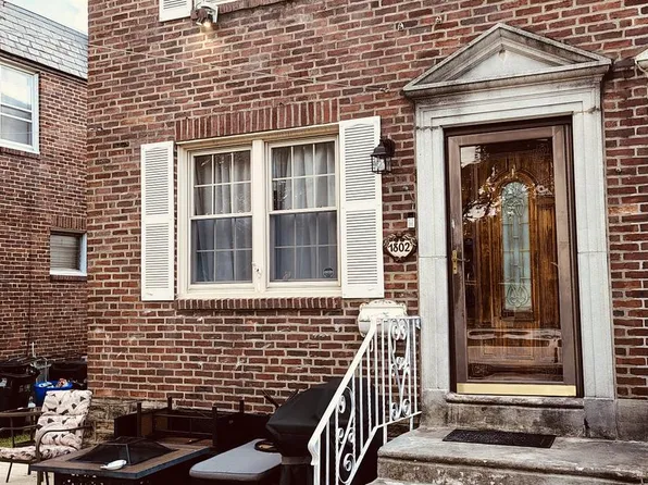 1802 Arthur St, Philadelphia, PA 19152