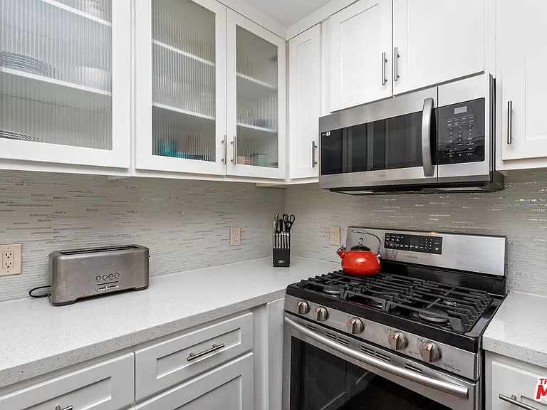 6440 W 87th Pl — Photo 10