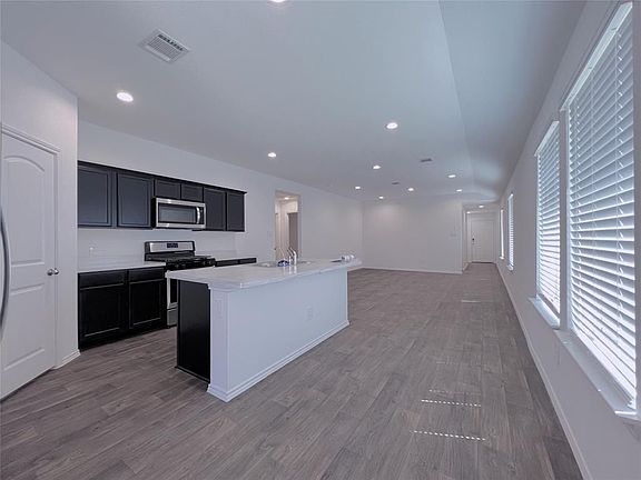 4th image of 21197 Alder Branch Ln