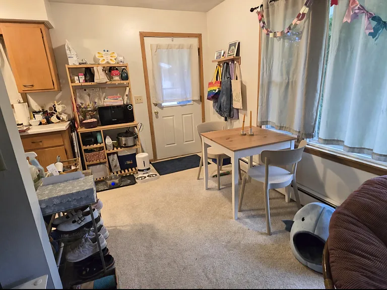 206 Kings Row #B — Photo 8