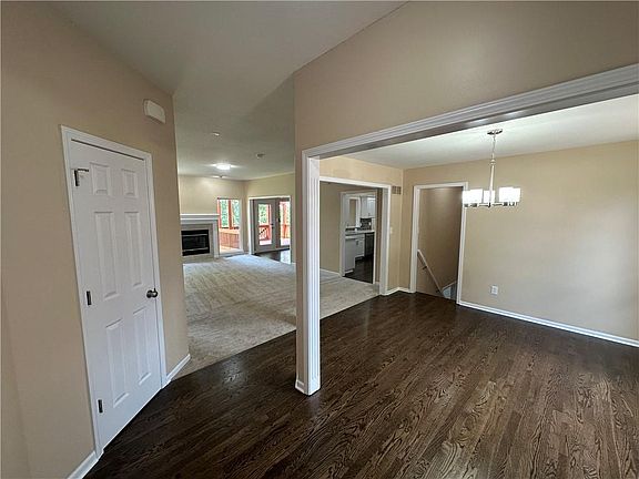 4th image of 2405 SW Stone Bridge Cir