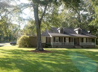 108 Seville Ln, Rainbow City, AL 35906