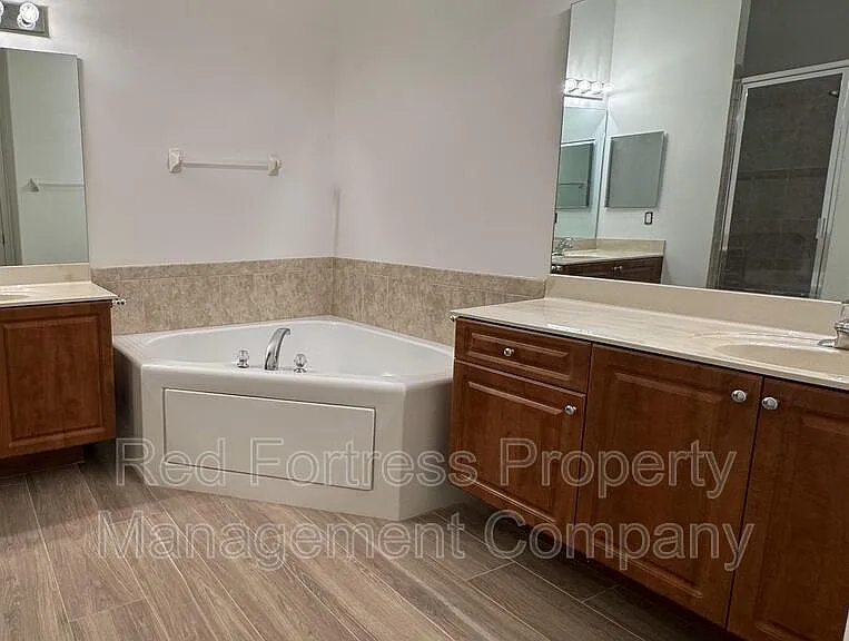 2531 Sawgrass Lake Ct — Photo 14