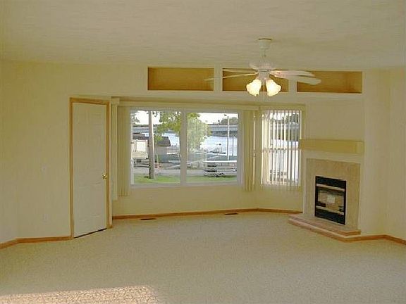 Living room with fireplac