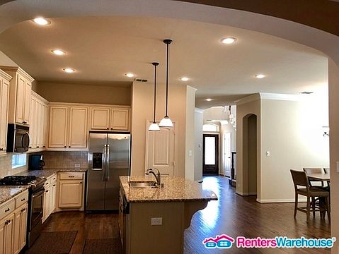 4th image of 421 Plumwood Way