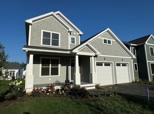 93 Leo Ln, South Burlington, VT 05403