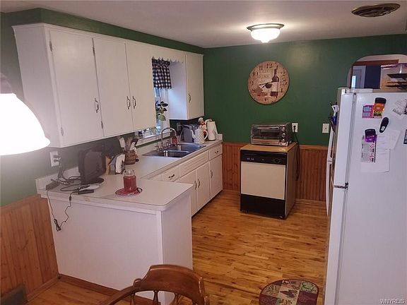 5th image of 117 Whitehall Ave