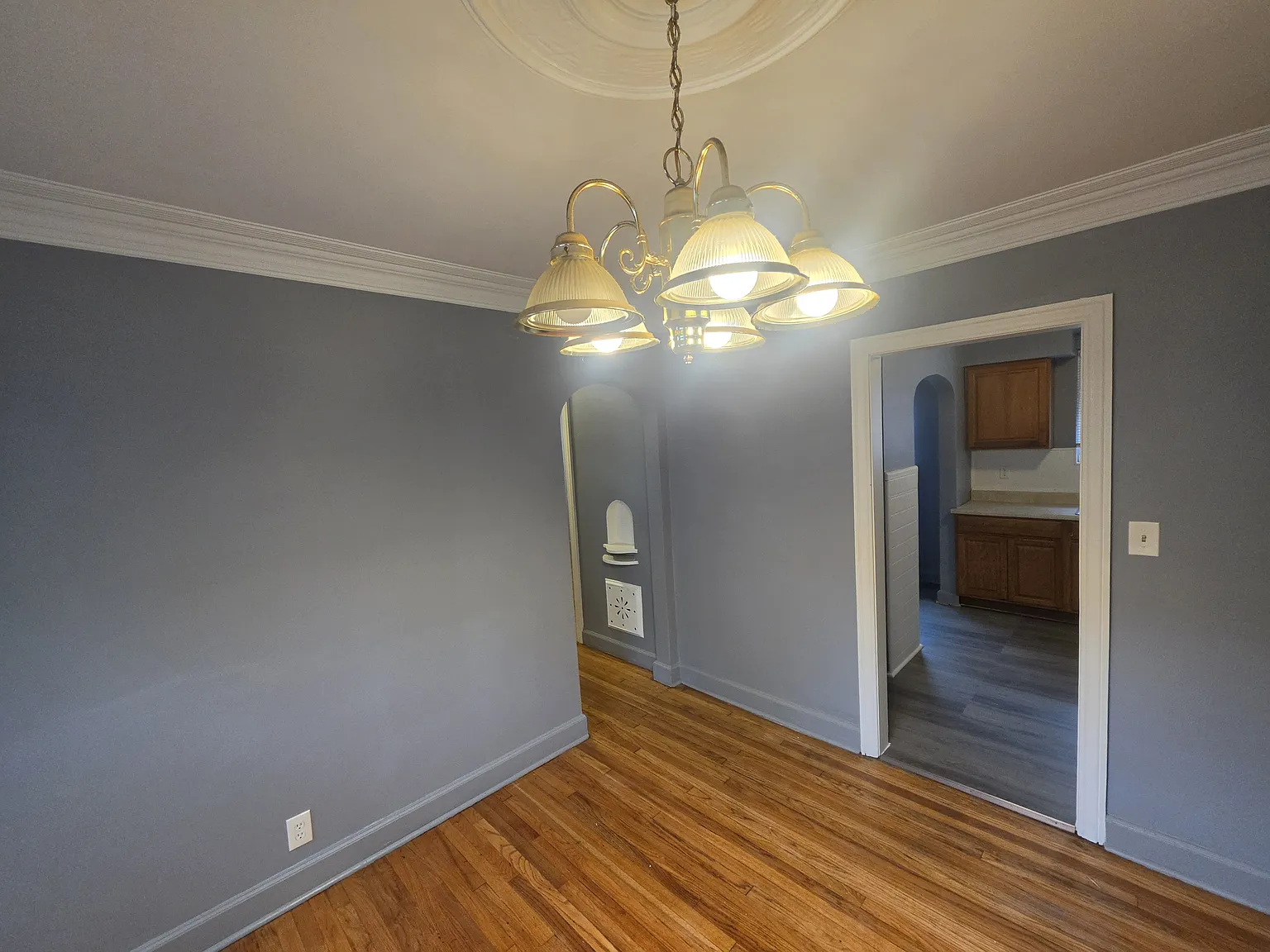 3 bed, 1300 sqft, $1,250 — Photo 3