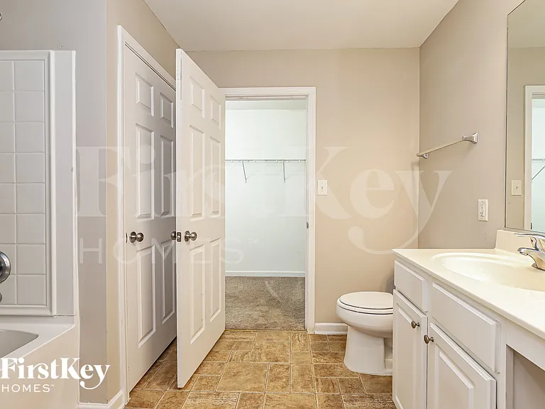 136 Rockbridge Ct — Photo 14