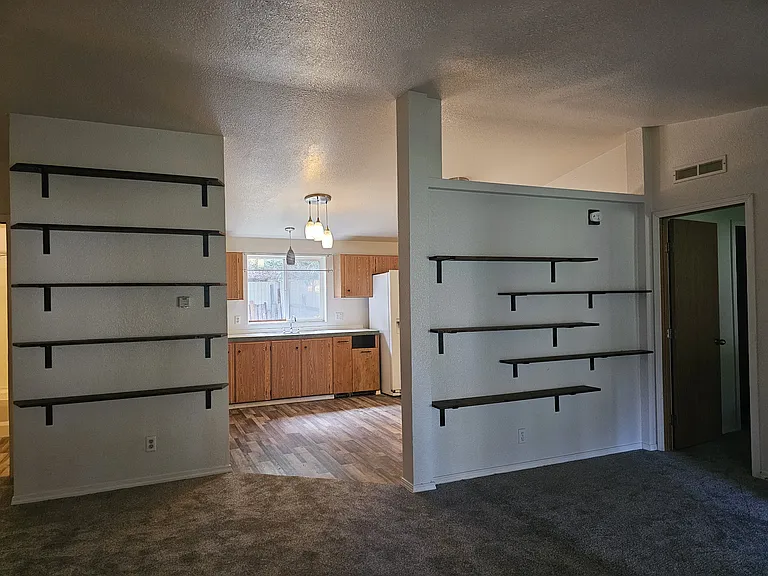 8719 Mariana Ct SE — Photo 4