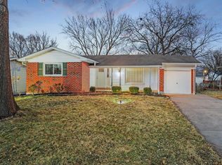 2752 Wintergreen Dr, Florissant, MO