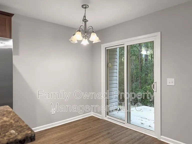270 Jackson St — Photo 12