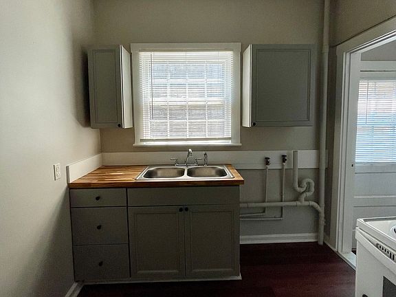 4th image of 221 W Todd St #2