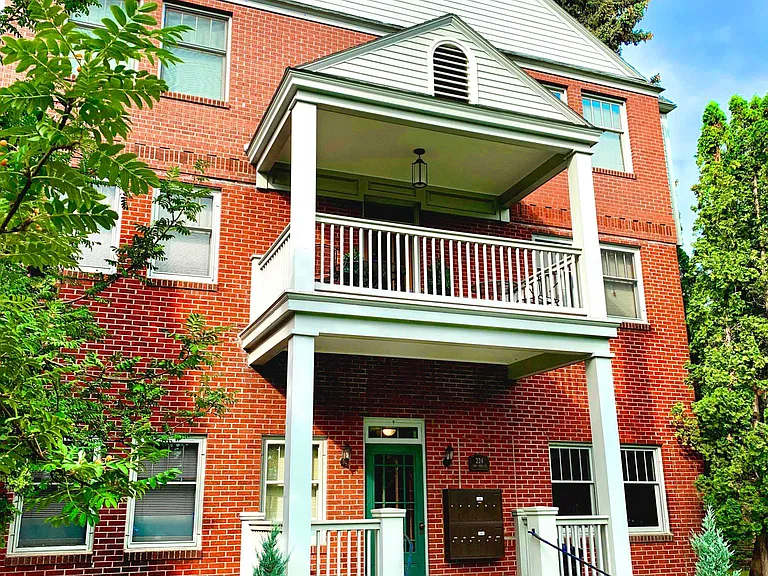 224 E Pine St #6 — Photo 1