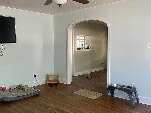 3rd image of 1085 Park Ct