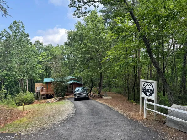 225 Overlook Cir, Clarkesville, GA 30523