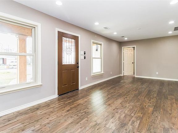 5th image of 10522 Wood Dale Dr