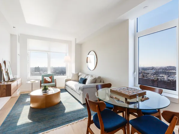 123 Linden Boulevard image 2 of 17
