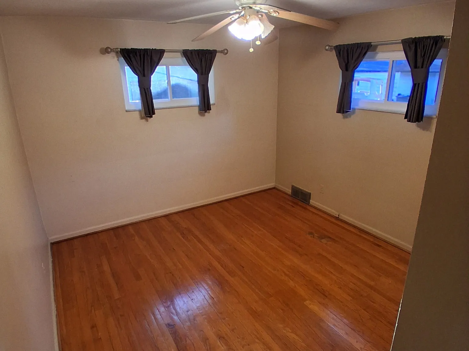 3 bed, 2.5 bath, 1476 sqft, $2,500 — Photo 4