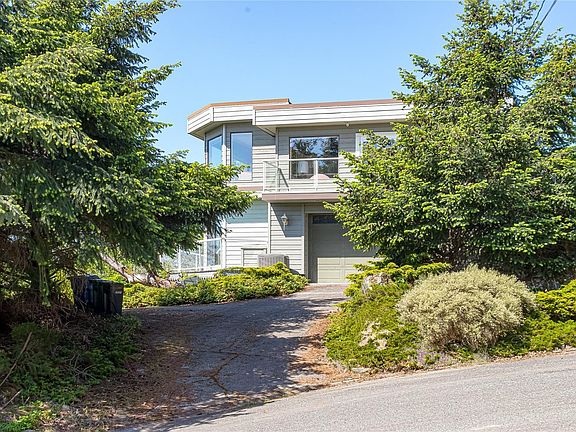 3rd image of 1572 Knight Court Rd