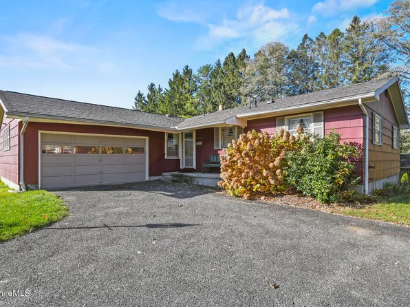 46 Alfred Dr, Pittsfield, MA 01201