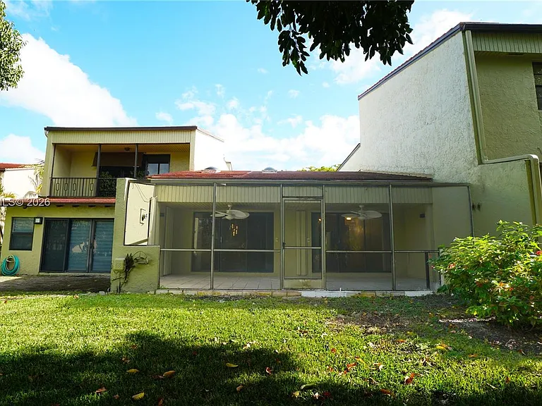 3823 Estepona Ave — Photo 21