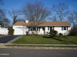 627 Fawn Dr, Toms River, NJ