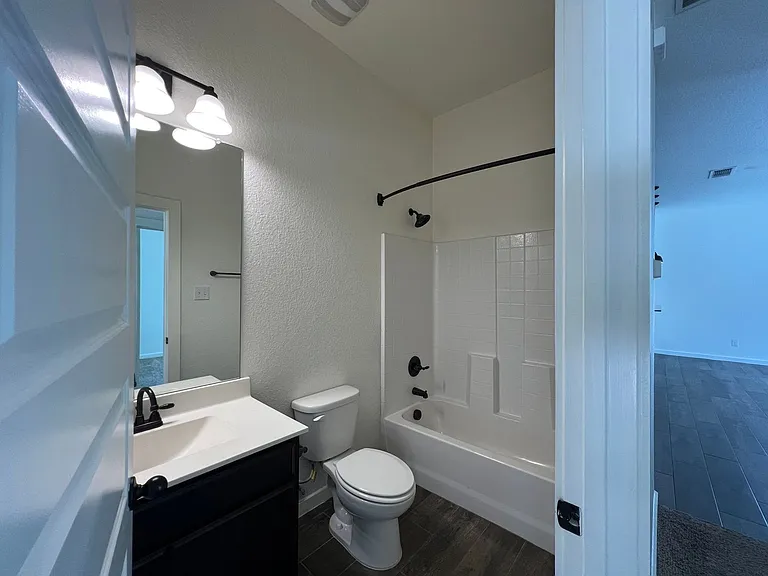 2243 Avery Vlg — Photo 15