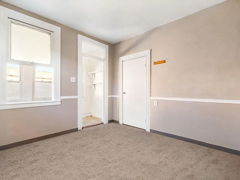 4431 Howley St — Photo 7