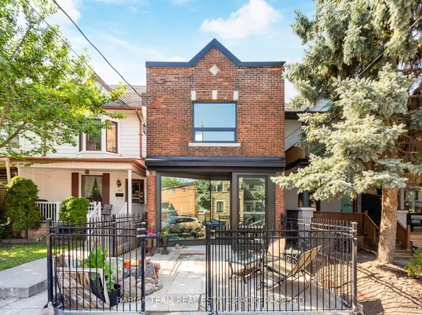 149 Maria St, Toronto, ON M6P 1W5