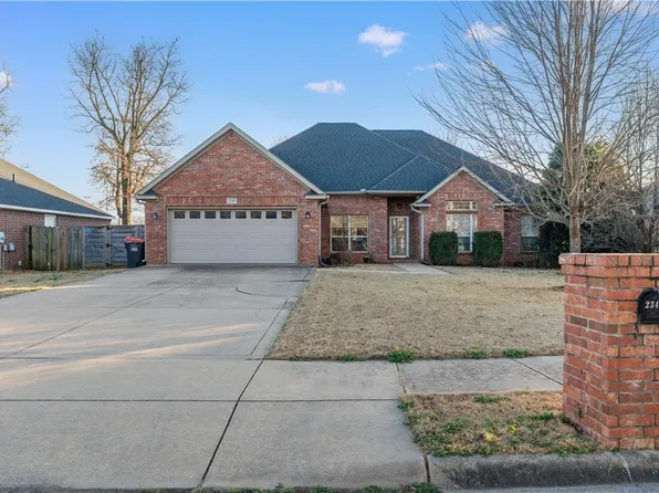 2345 Tall Tree Ln, Springdale, AR 72762