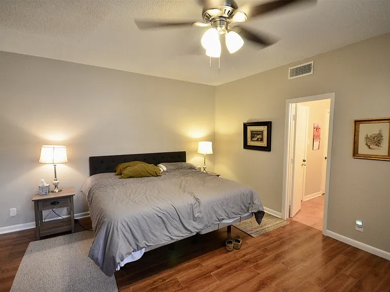 7655 S Braeswood Blvd #26 — Photo 22