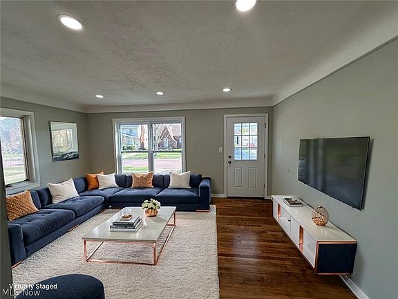 3rd image of 13722 Courtland Ave