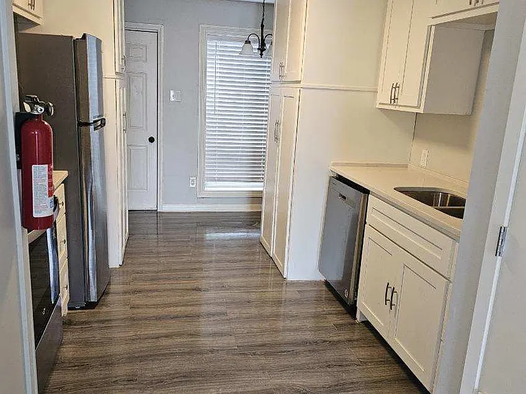 617 W Mississippi Ave #4 — Photo 5