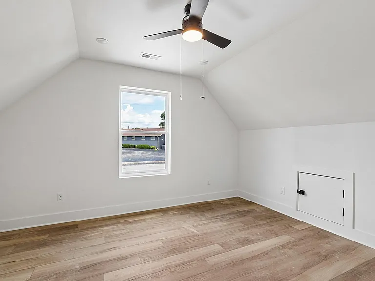1809 Golf Club Rd — Photo 18