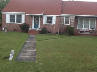 303 Willow Rd, Clinton, NC 28328