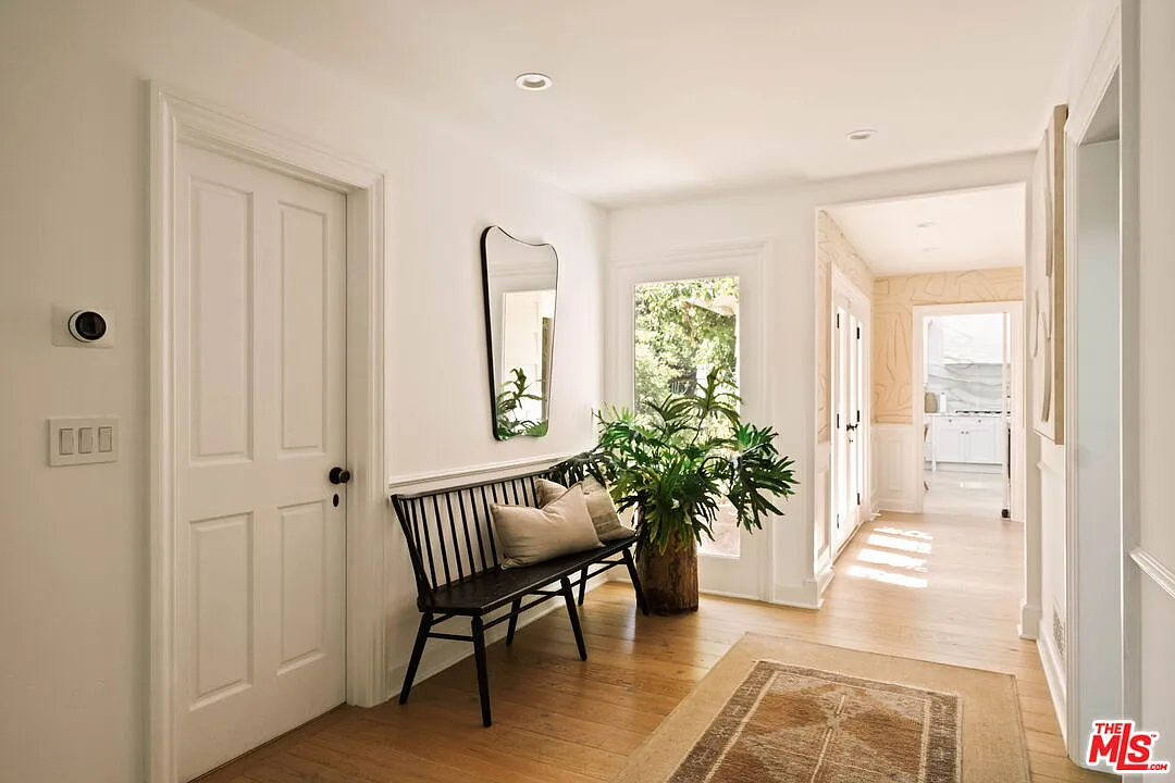 4 bed, 4.0 bath, 3294 sqft, $29,500 — Photo 4