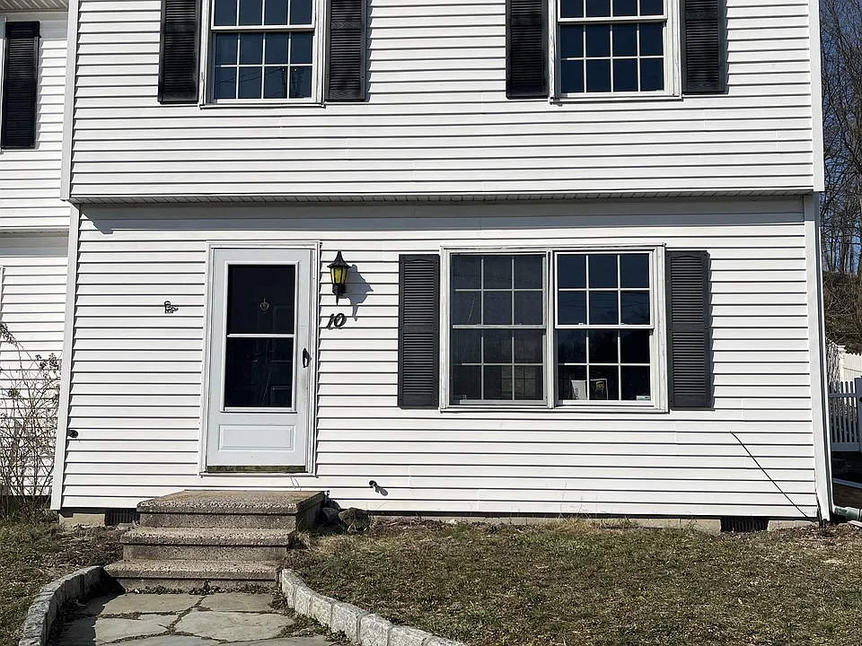 10 W Main St #1
