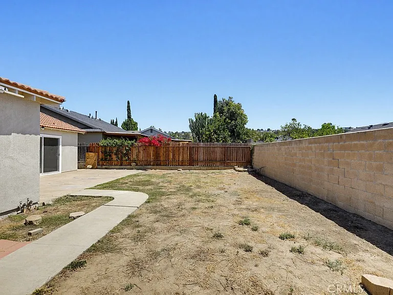 243 N Pageant St — Photo 51
