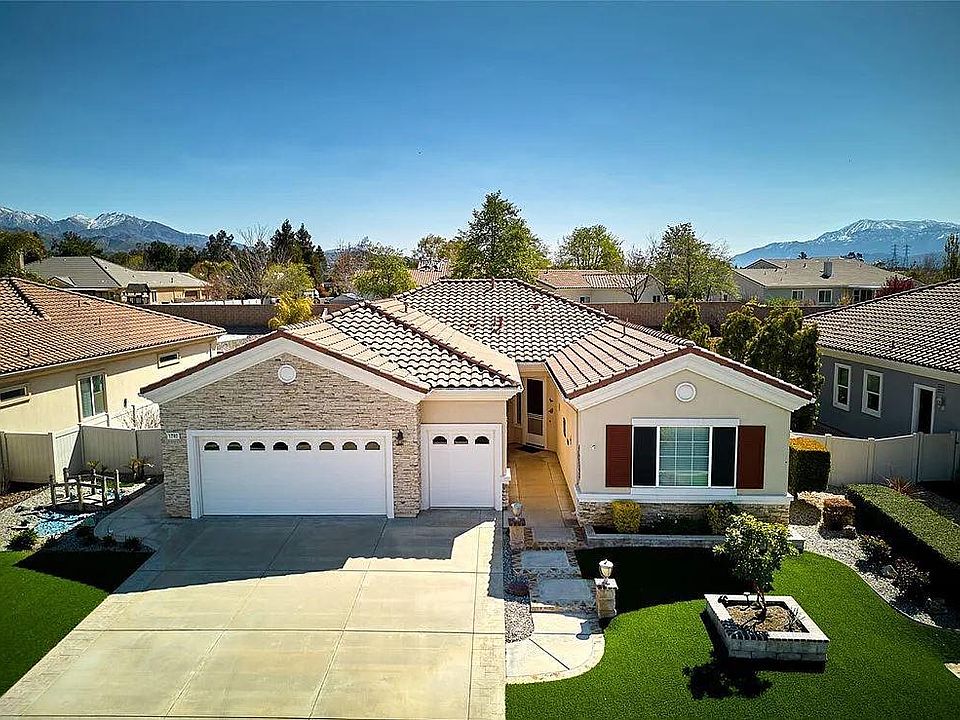 1st image of 1740 Desert Almond Way