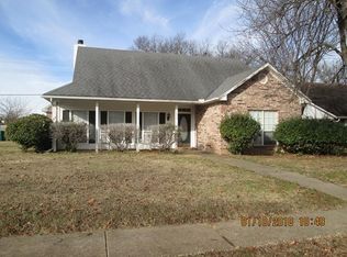 1200 N 37th St, Rogers, AR 72756